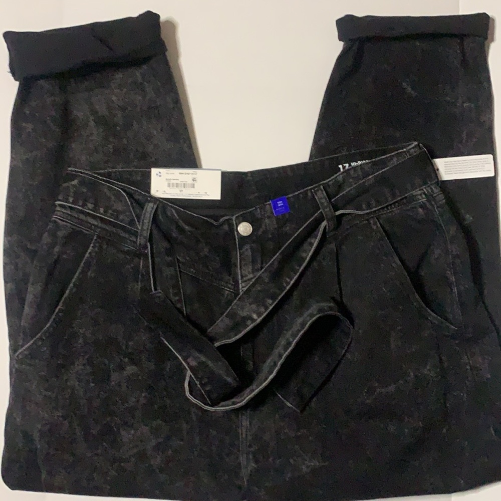 Arizona Jean Co. Mom Jeans